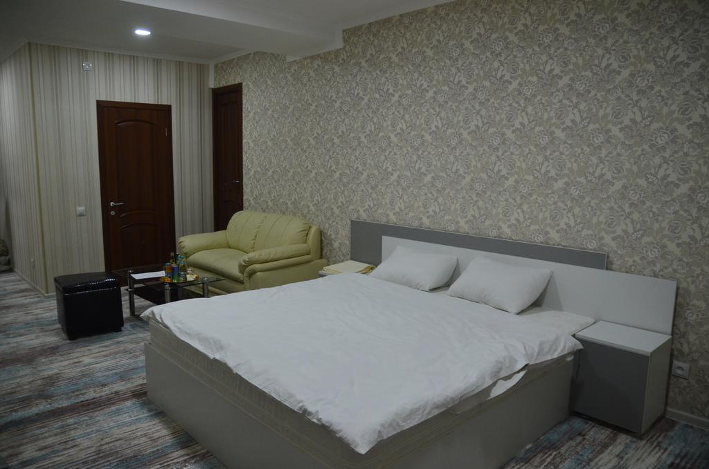 Dream Hotel Chisinau Exterior photo