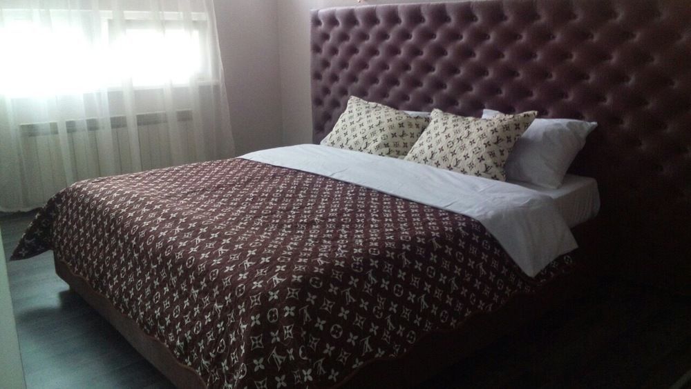 Dream Hotel Chisinau Exterior photo